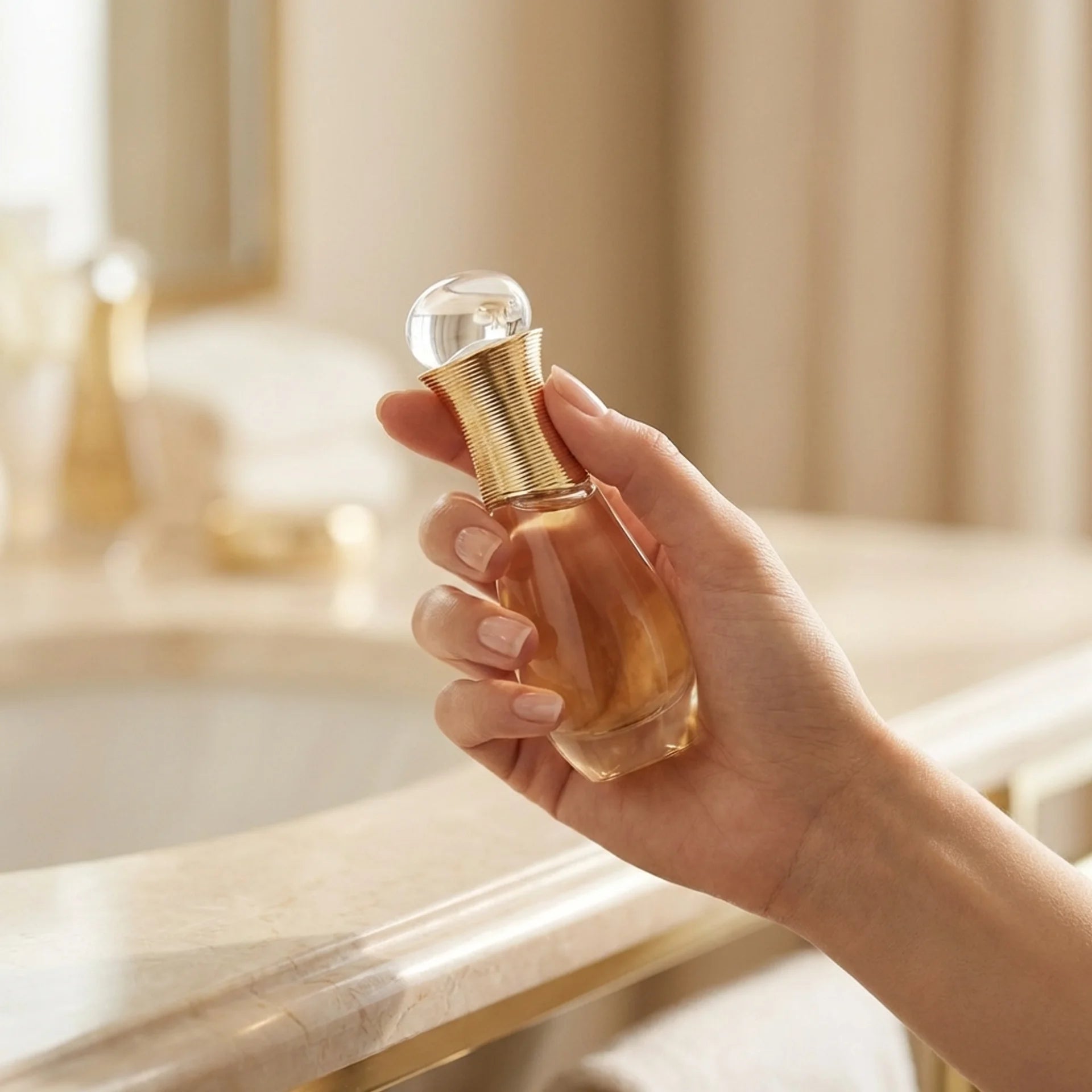 Dior J'adore Eau De Parfum Roller-Pearl 20ml